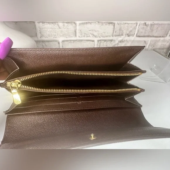 LOUIS VUITTON Damier Portefeuille
Sarah Bifold Wallet Long Wallet. Sold as is - Picture 12 of 12